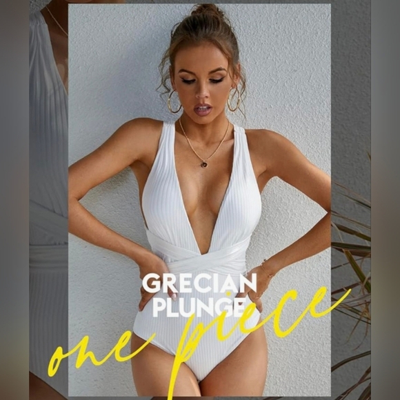 Molybell Other - MOLYBELL Deep Plunge Monokini #434 NWOT